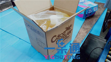 야자 과즙을 위한 상자에 있는 상자 &amp; 액체 음료 부대에 있는 물 수도꼭지 부대