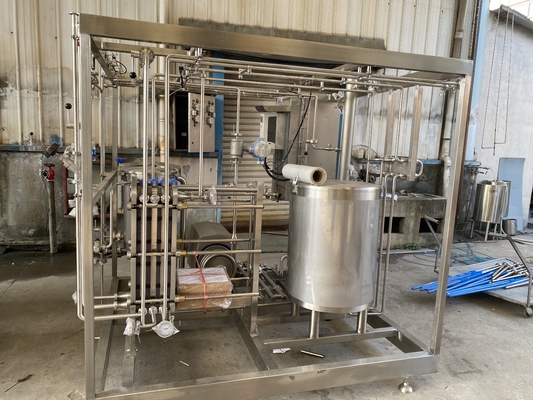 500-20000L / H PLC 500-20000L / H 살균기와 함께 사용자 정의 500-20000L / H 살균기 사과 / 오렌지 / 코코넛 처리 라인 SUS304 / 316